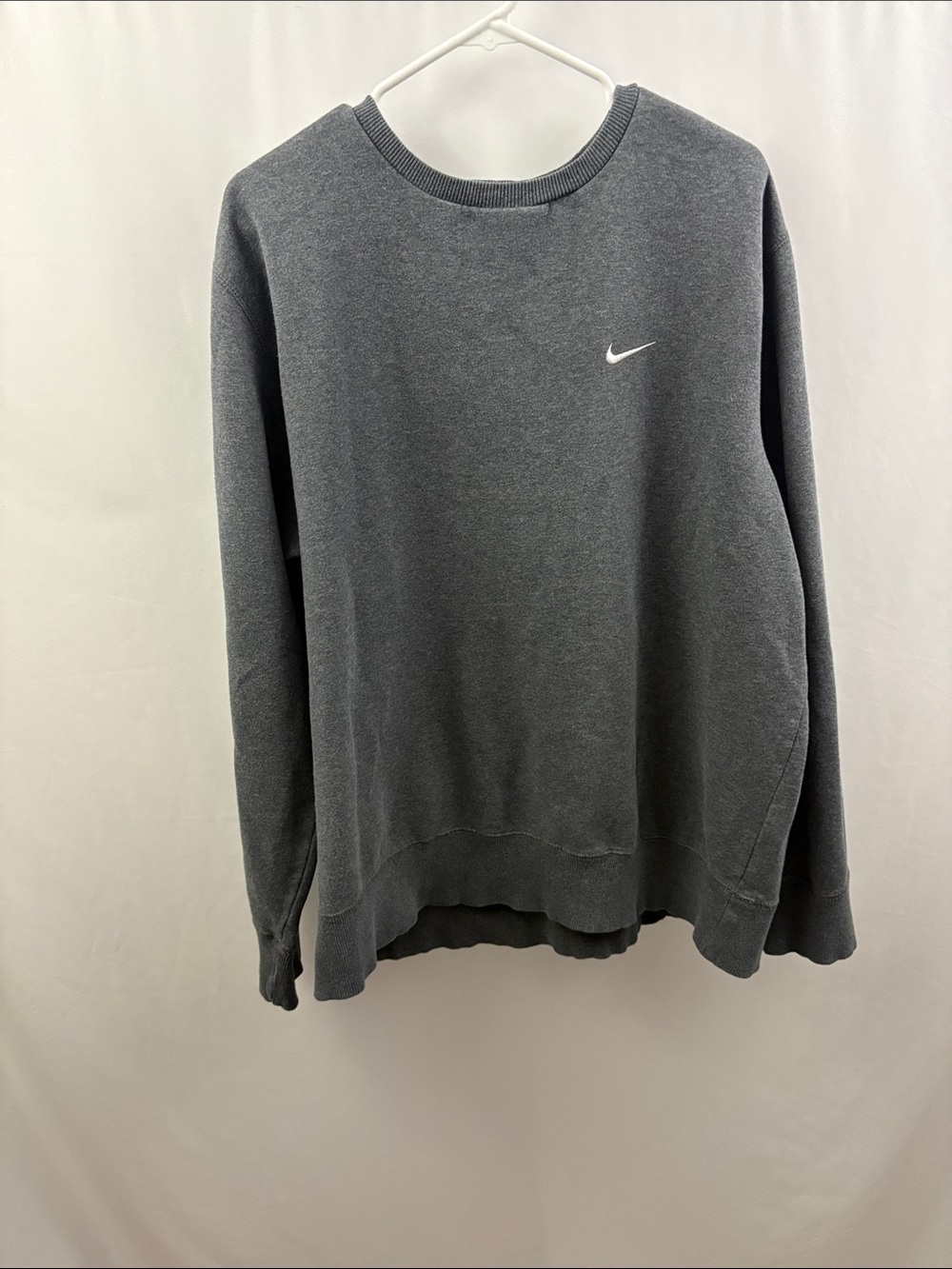 Nike Sweatshirt Men’s XXL Gray Crewneck Swoosh Sweater Essential